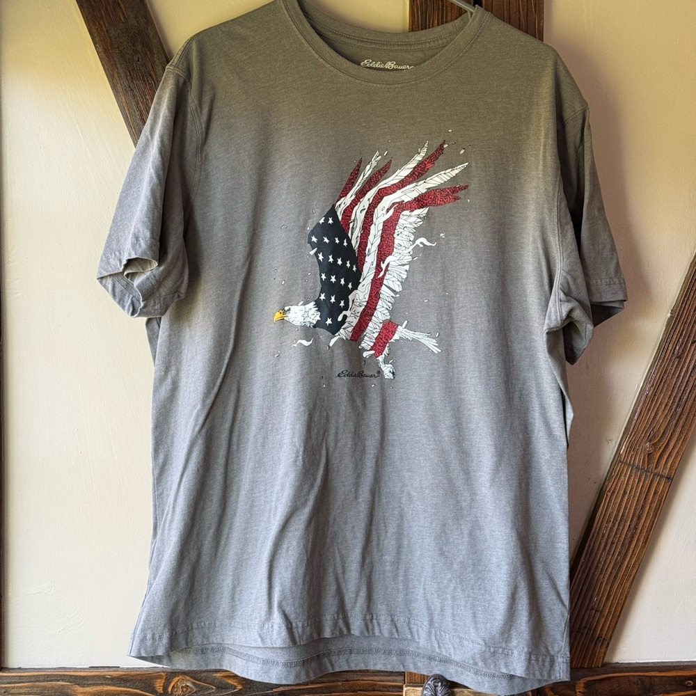Eddie Bauer Gray Short Sleeve Tee with Patriotic Eagle Design